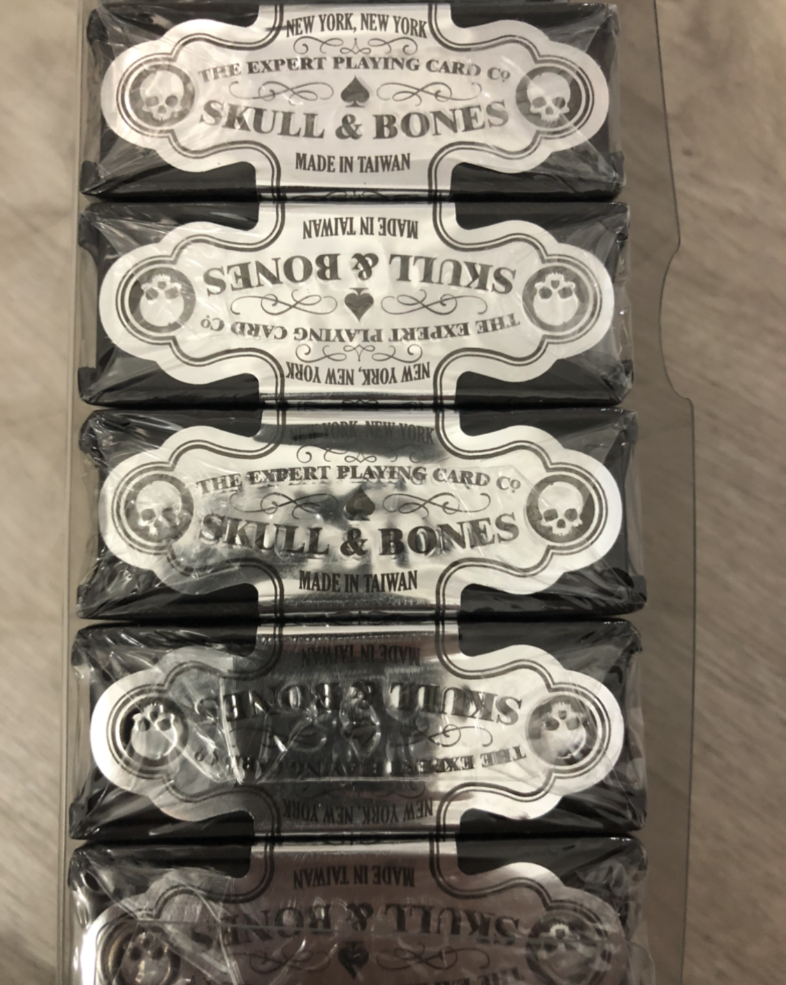 Skull and Bones - PlayStation 5 + Exclusive Playing Cards